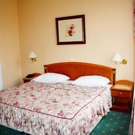 מלון Eliska קרלובי וארי